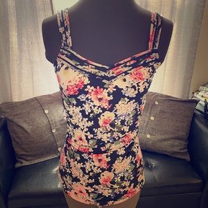 White House Black Market floral top size XXS